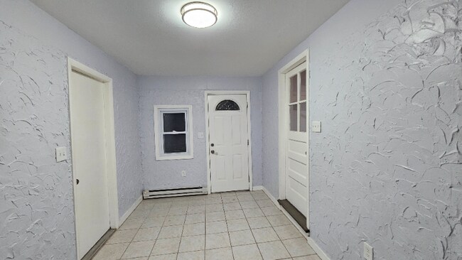 Building Photo - 167 S Main St