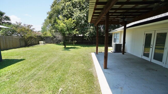 Building Photo - 105 Foxbriar St