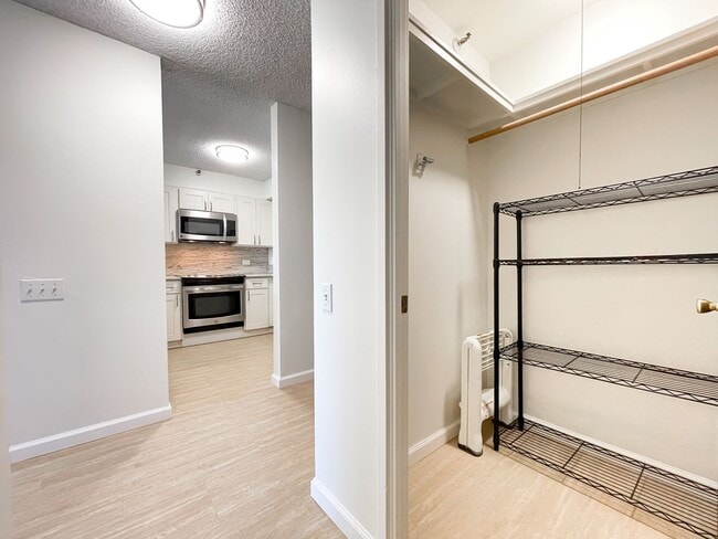 Building Photo - Kailua Condo with A/C
