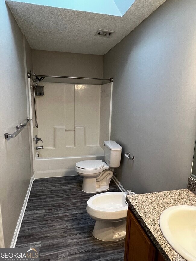 Building Photo - 109 Clinton Ct