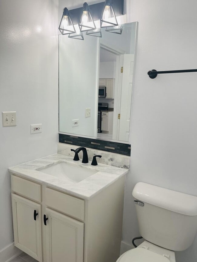 Building Photo - 2813 Powell Ct