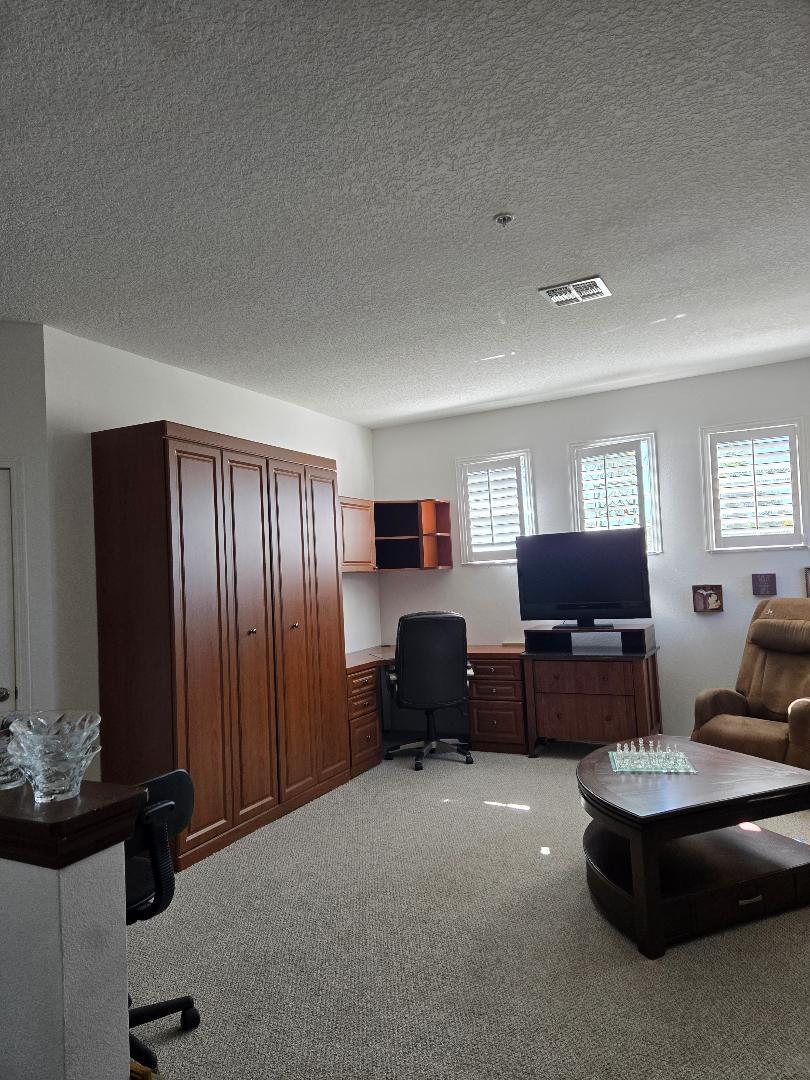 Building Photo - 5356 Mang Pl