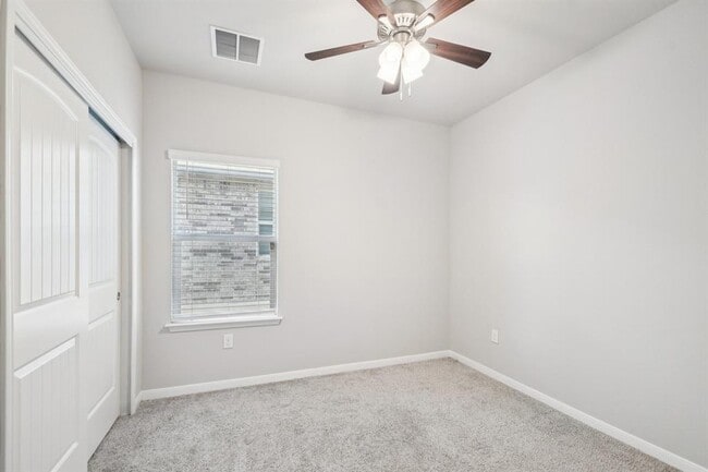 Building Photo - 1801 Fairhaven Gtwy