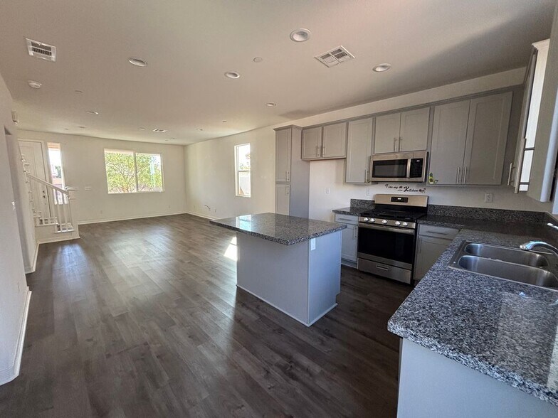 Building Photo - 356 Faith Cir