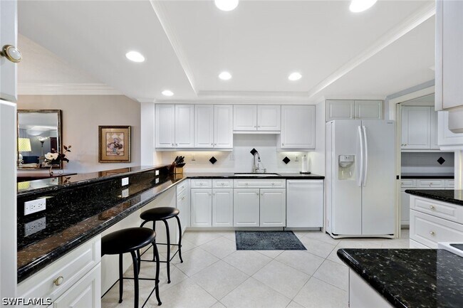 Building Photo - 6075 Pelican Bay Blvd