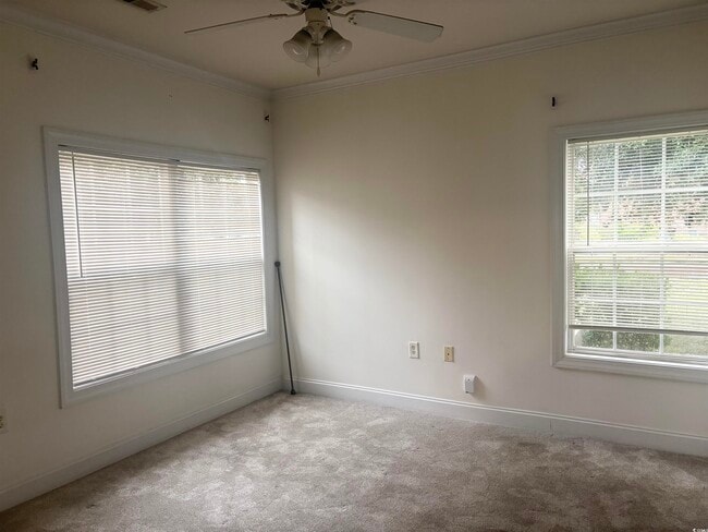 Building Photo - 2033 Silvercrest Dr