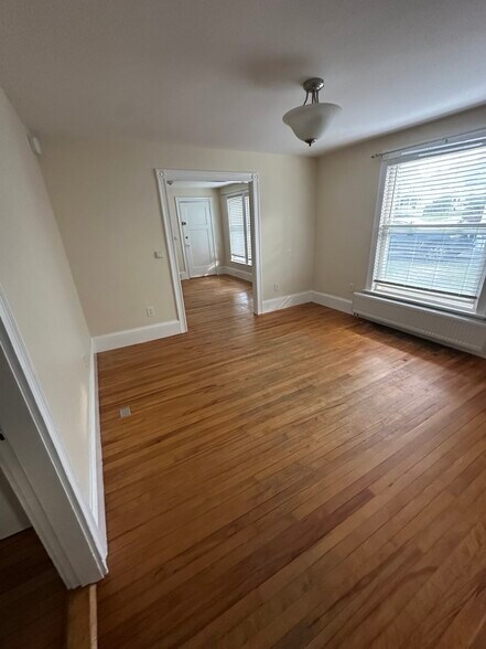 Dining room, from Bedroom 2 & kitchen entrance - 19 Elsmere Ave