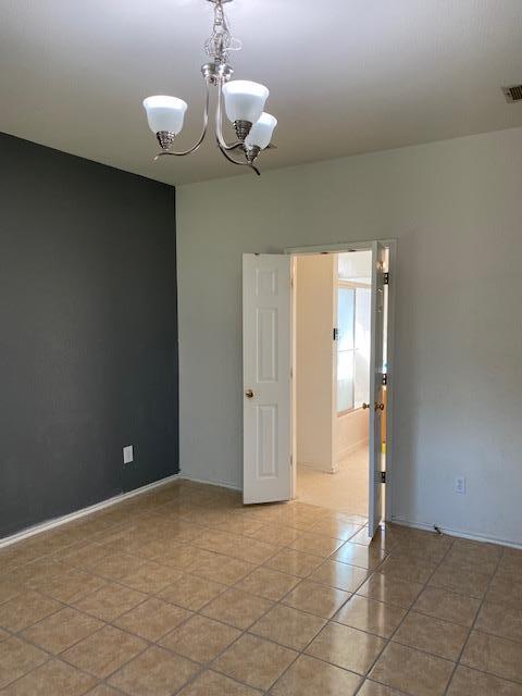 Building Photo - 810 N Creek Blvd
