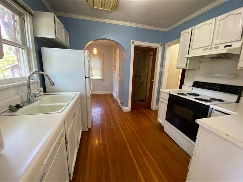 Kitchen - 247 N 400 E