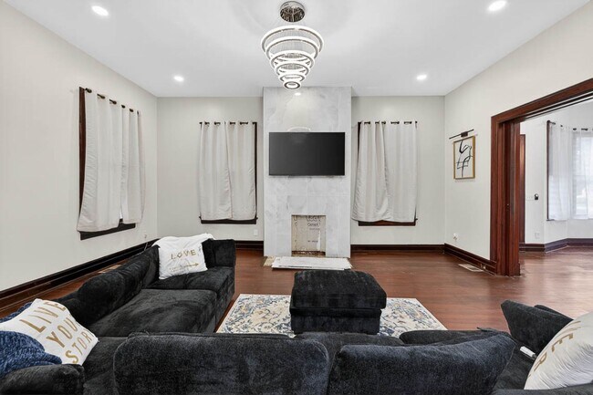 Building Photo - 1015 Union St