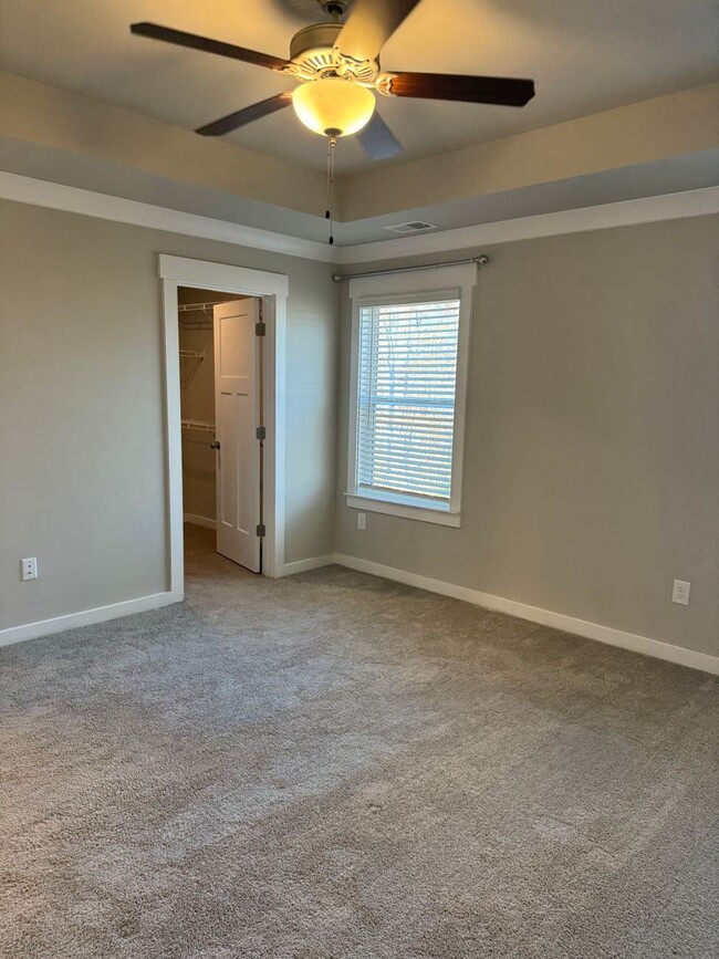 Building Photo - Beautiful New Townhome in Greer!