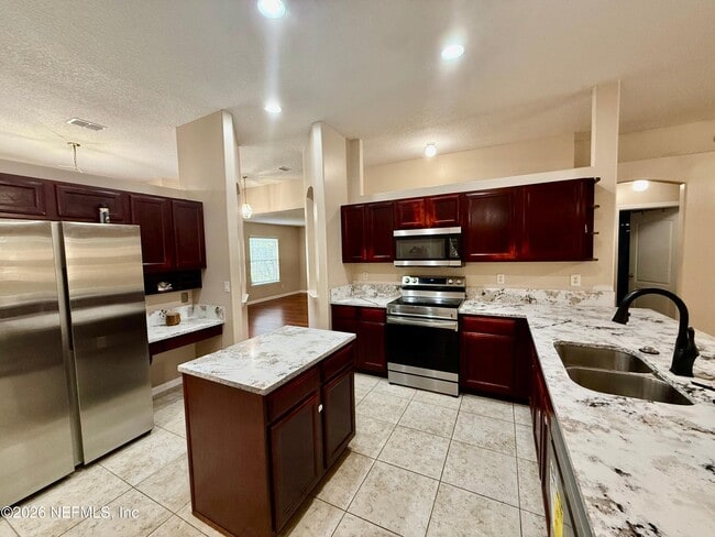 Building Photo - 12856 Chets Creek Dr N