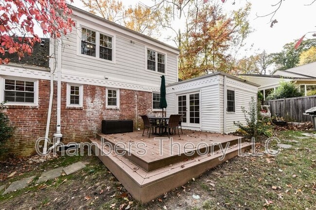 Building Photo - 3061 N Oakland St