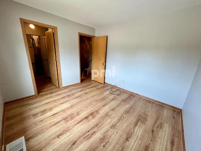 Building Photo - 6059 Delaware Dr