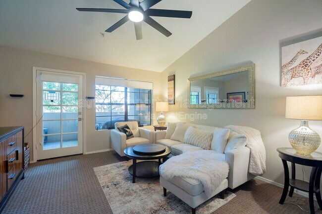 Building Photo - 6885 E Cochise Rd