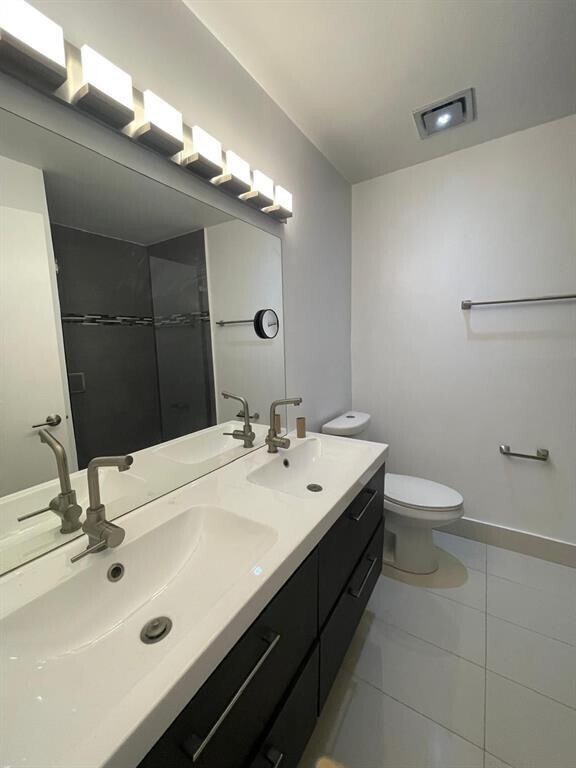 Building Photo - 4135 Eastridge Cir