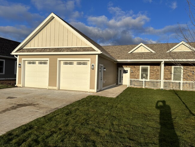 Building Photo - 259 Liam Ln