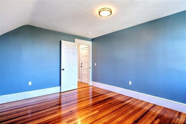 Building Photo - 45 Gordon St