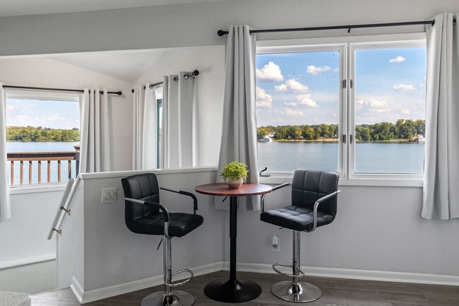 Building Photo - 301 S Front St