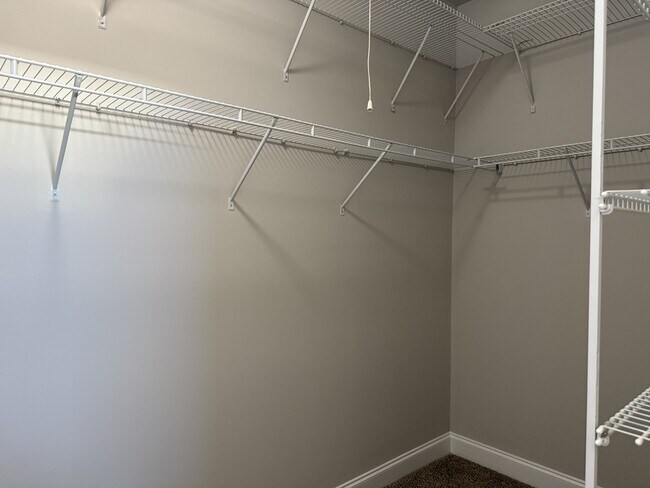 Building Photo - 600 Trellis Square