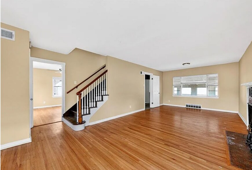 Building Photo - 7245 Saint Andrews Pl