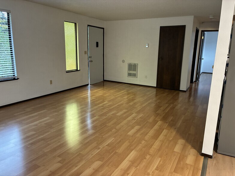 Building Photo - 4730 SE 69th Ave