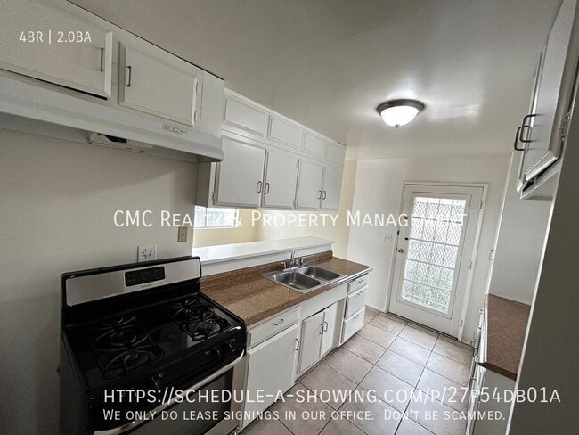 Building Photo - 2039 Lewis Ave
