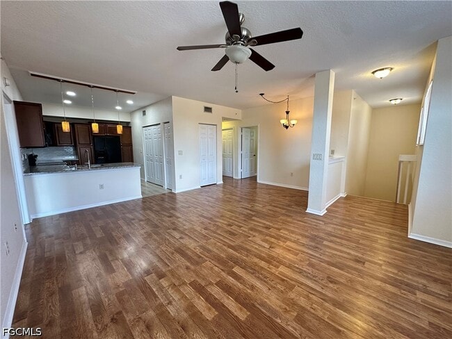 Building Photo - 6361 Aragon Way