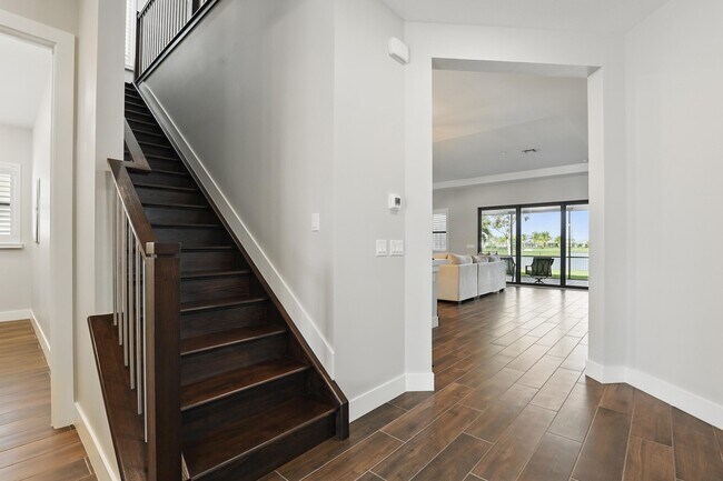 Building Photo - 5366 Santa Rosa Ln