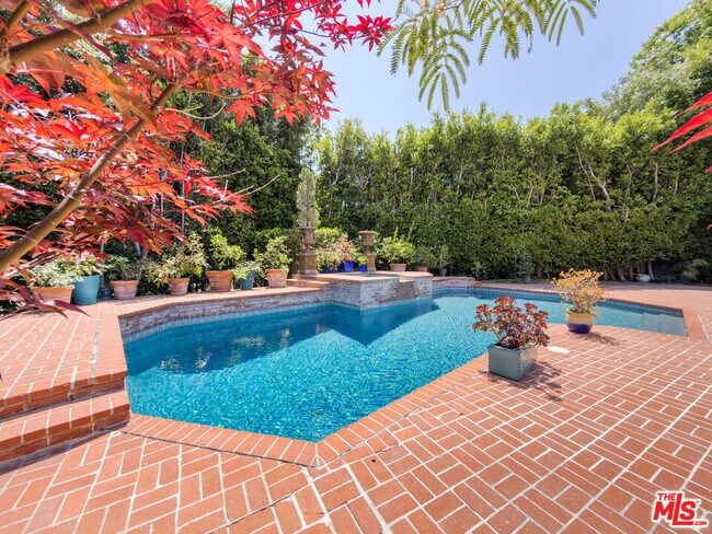 Building Photo - 1094 Garden Ln