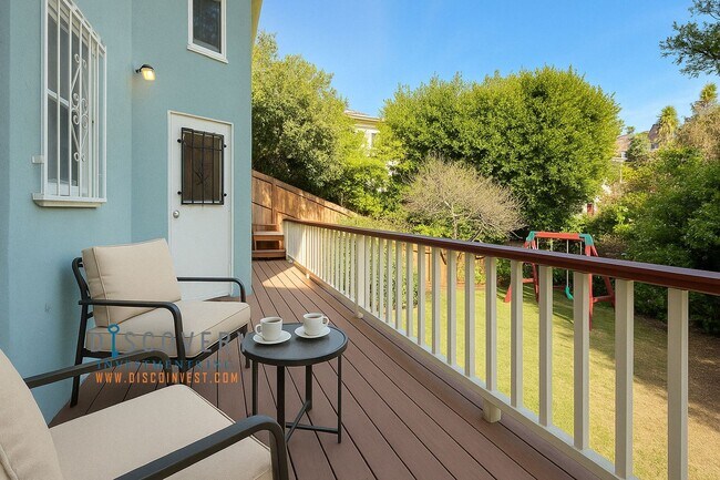 Building Photo - Attractive Mid-Century Modern Dimond Distr...