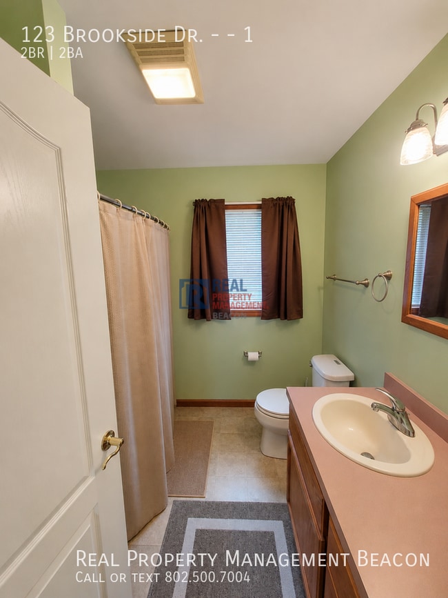 Building Photo - 123 Brookside Dr