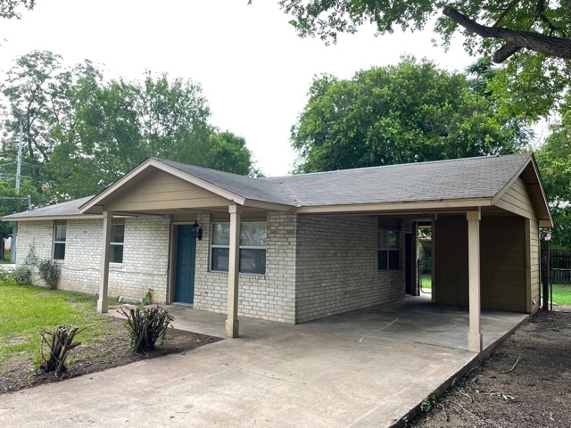 Building Photo - 500 Pee Jay Cv