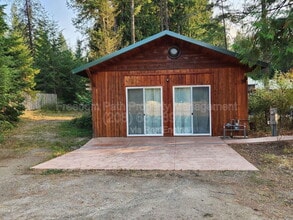 Building Photo - 20 Lilac Ln