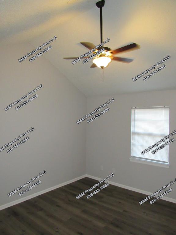 Building Photo - 1918 NE Knollbrook St