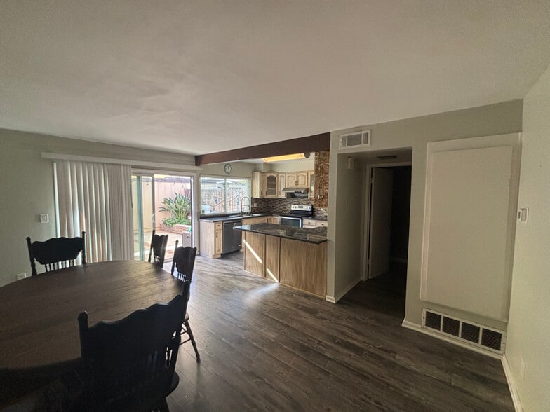 Building Photo - 662 Driftwood Ln