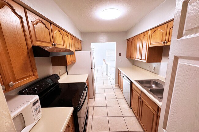 Building Photo - 6171 Heather St