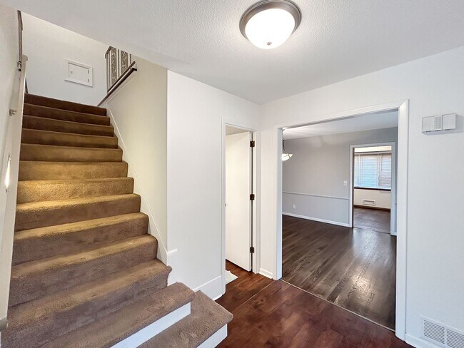 Building Photo - Stunning views. Serene atmosphere. Superb Edina. 3 Large Bedrooms + Office Space.