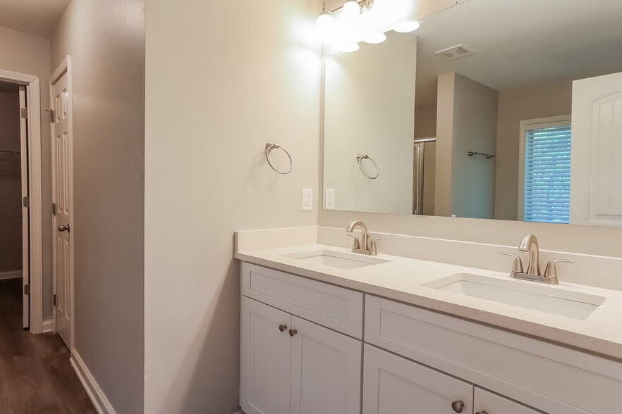 Building Photo - 370 Brannigan Ct