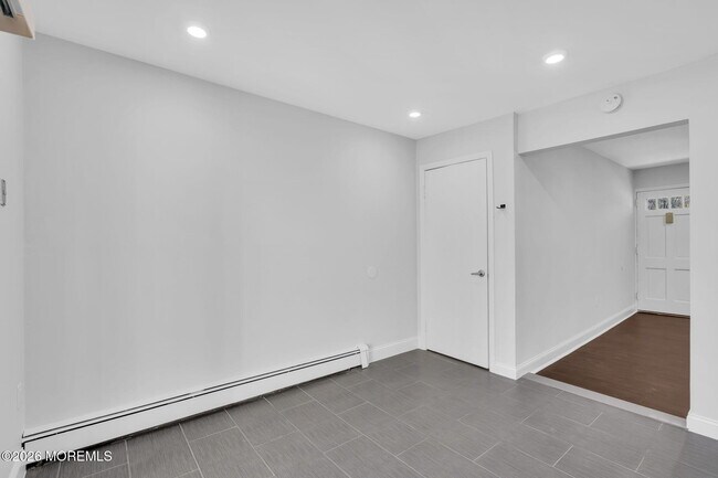 Building Photo - 96 East Ave