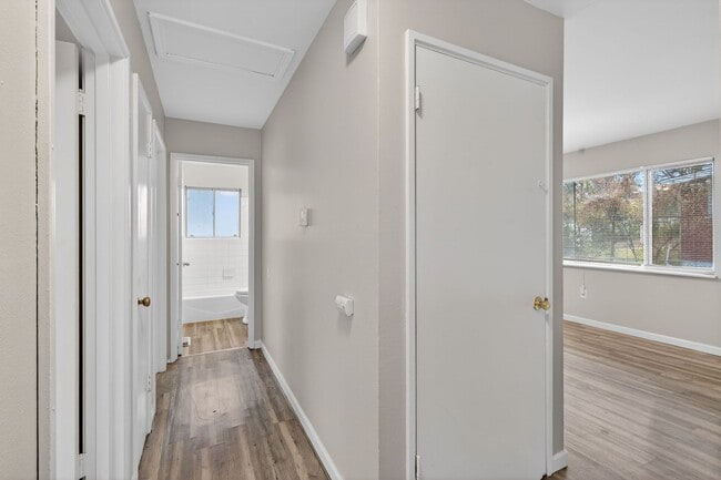 Building Photo - Updated 3-Bedroom Home with Fenced Yard in Florissant