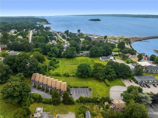 Building Photo - 33 Sakonnet E
