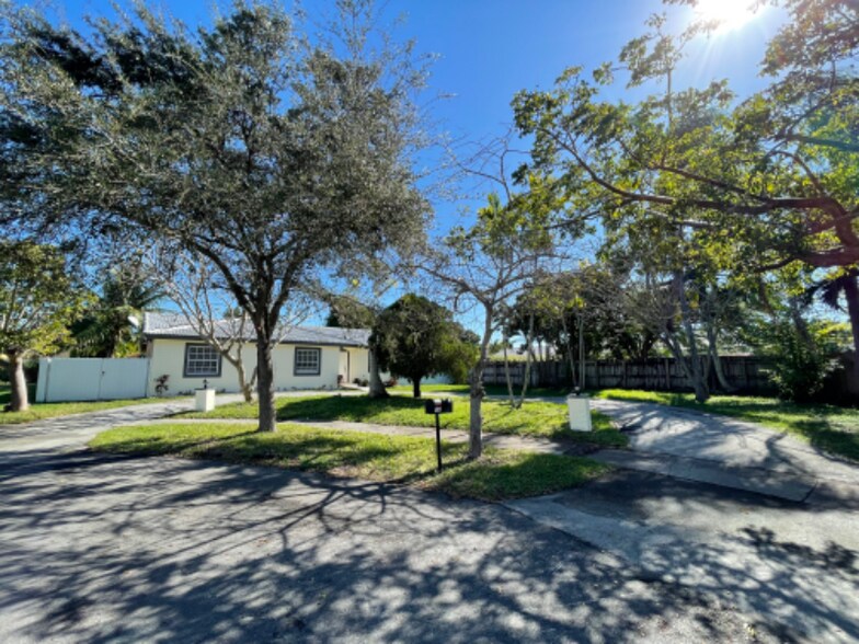 Building Photo - 9140 SW 169th Terrace