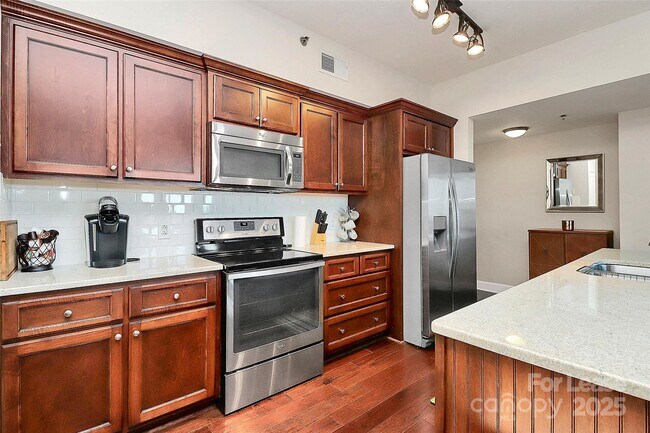 Building Photo - 1315 East Blvd