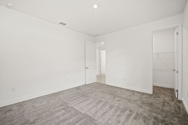 Building Photo - Gorgeous 4BR/3BA home in Island Forest Preserve