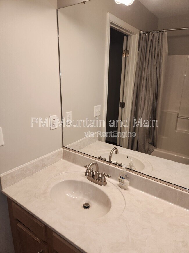 Building Photo - 50 Winterwind Dr