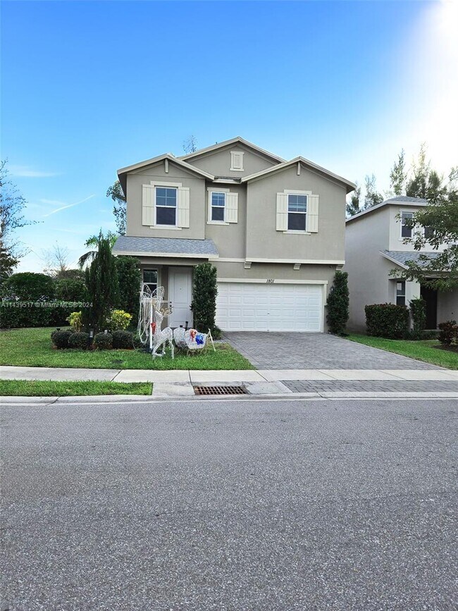 Primary Photo - 1801 Lake Cove Dr