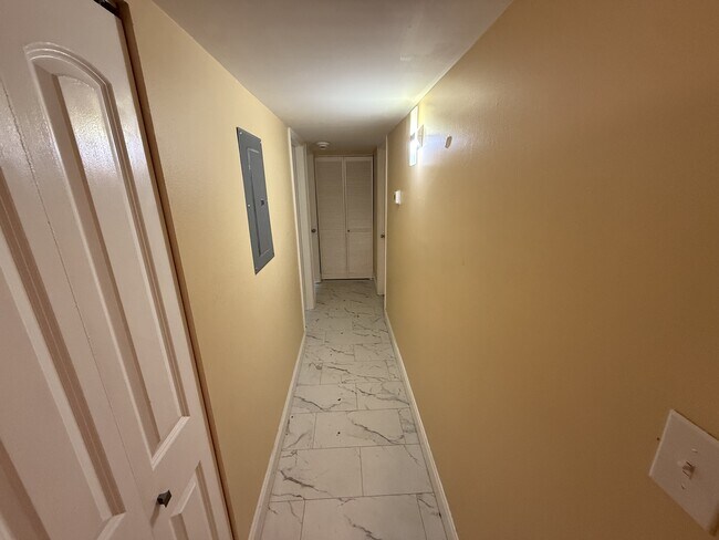 Building Photo - 21280 Brinson Ave