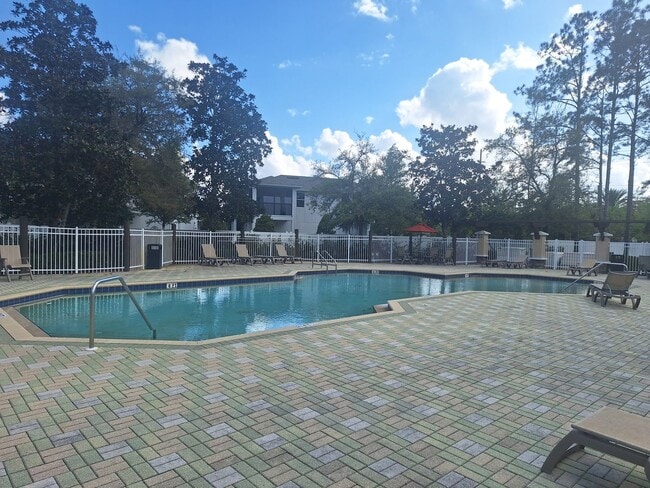 Building Photo - READY SET GO HOME!  REDUCED TO RENT NOW! 3 BEDROOM 2 BATH CONDO! TEXTLINDA PATTI AT 386.837.2882