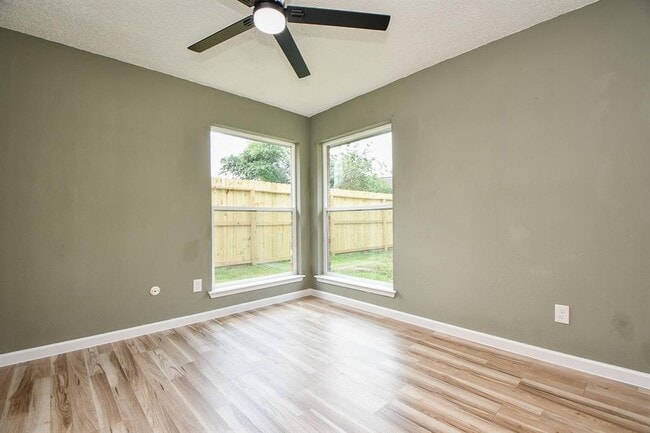 Building Photo - 17022 Quail Park Dr